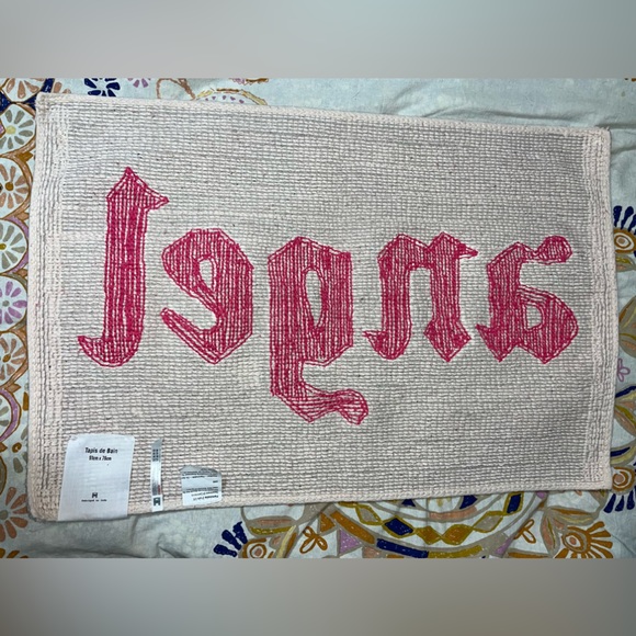 Urban Outfitters Pink Angel Bath Mat sz 20”x30” NWT LAST ONE - Picture 3 of 3